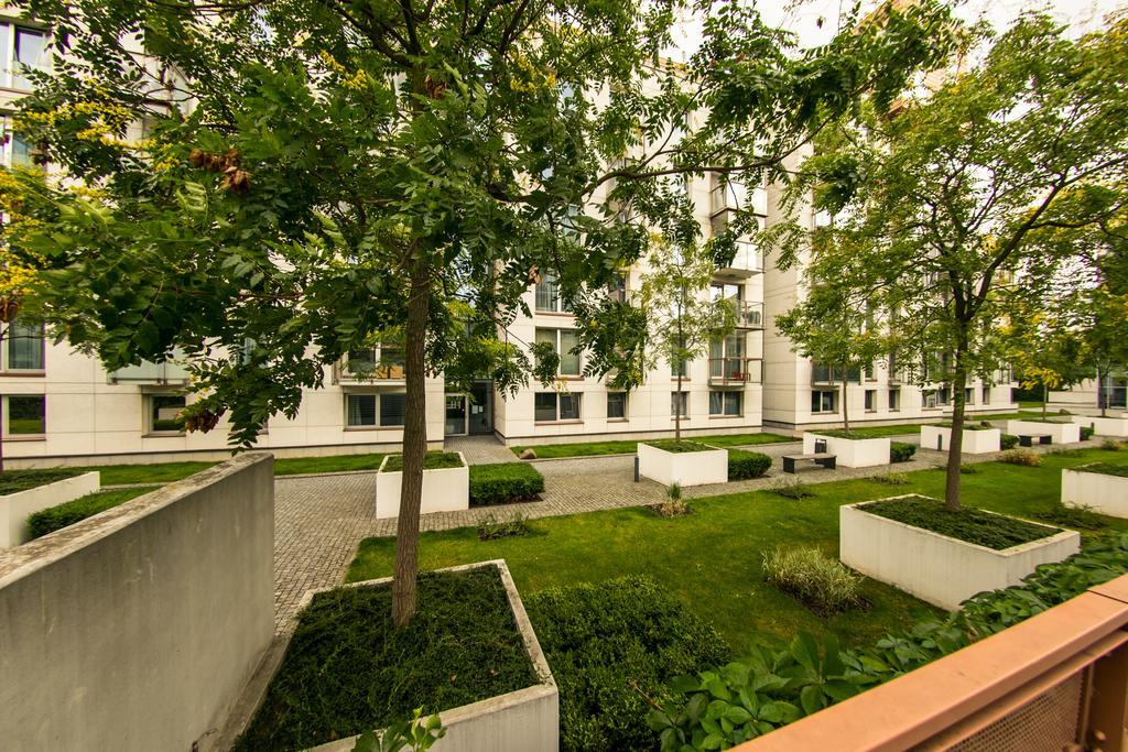 Apartment Korunni Dvur, 2 Free Parkings Praha Bagian luar foto