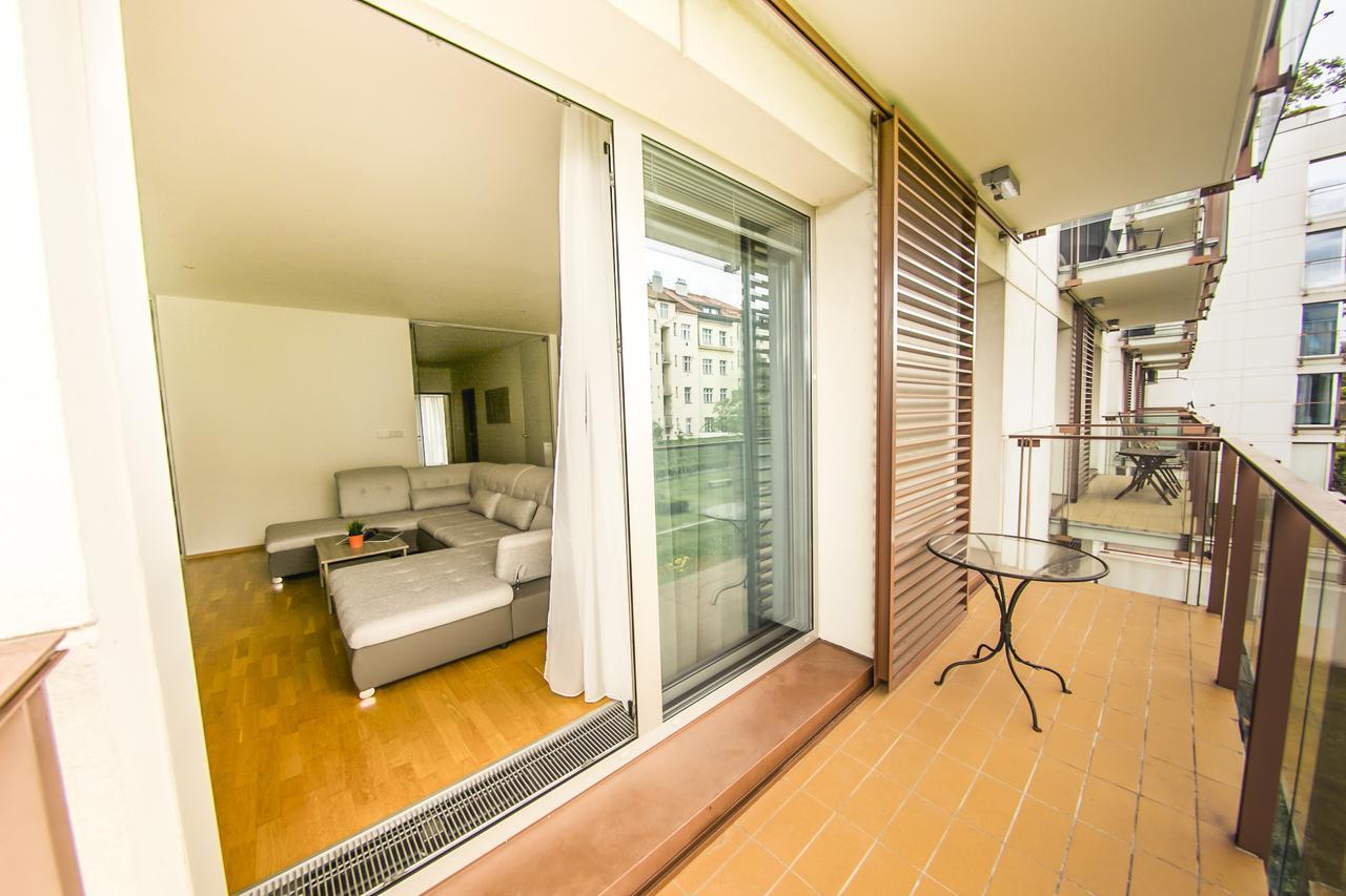 Apartment Korunni Dvur, 2 Free Parkings Praha Bagian luar foto
