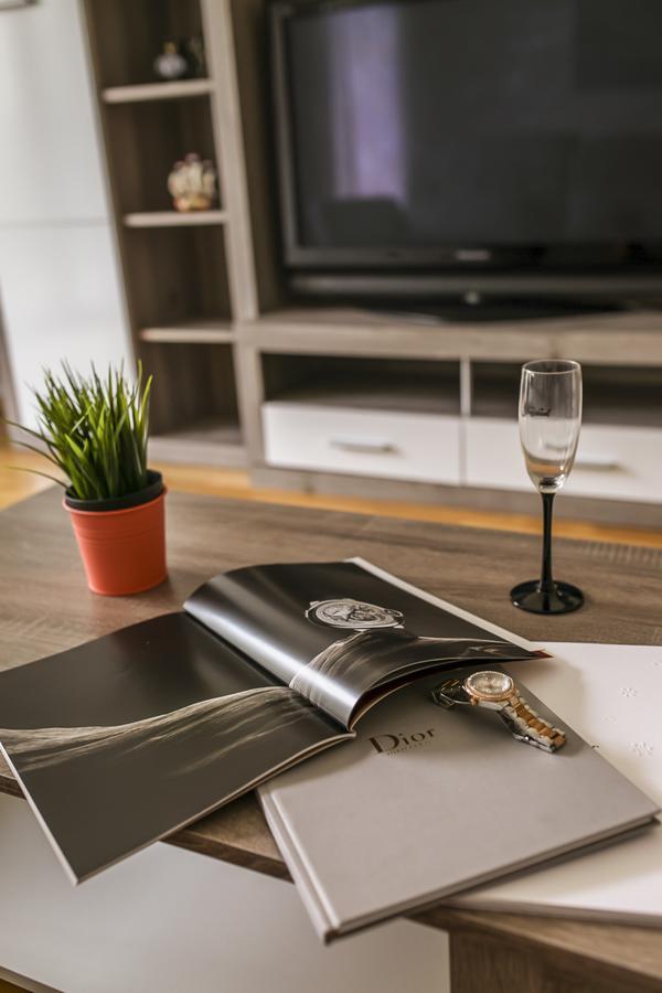 Apartment Korunni Dvur, 2 Free Parkings Praha Bagian luar foto