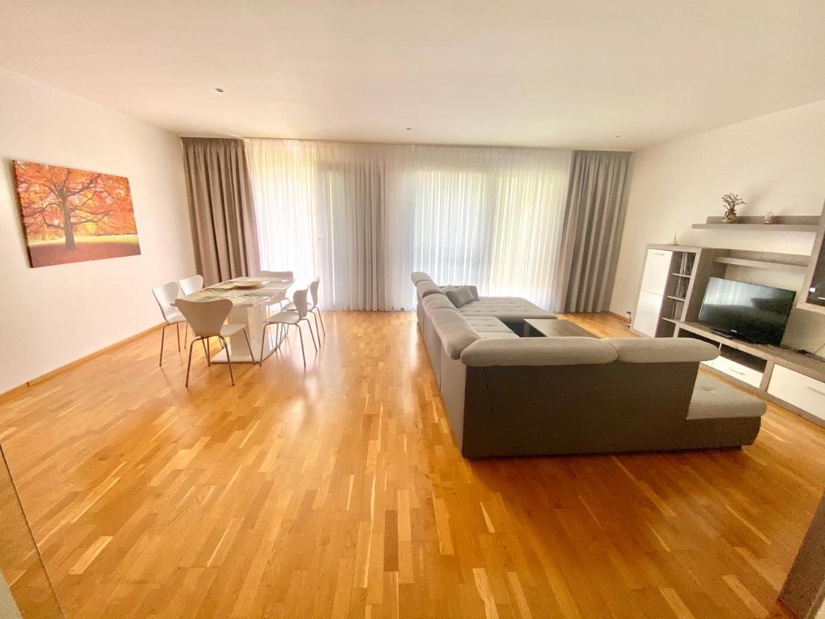 Apartment Korunni Dvur, 2 Free Parkings Praha Bagian luar foto