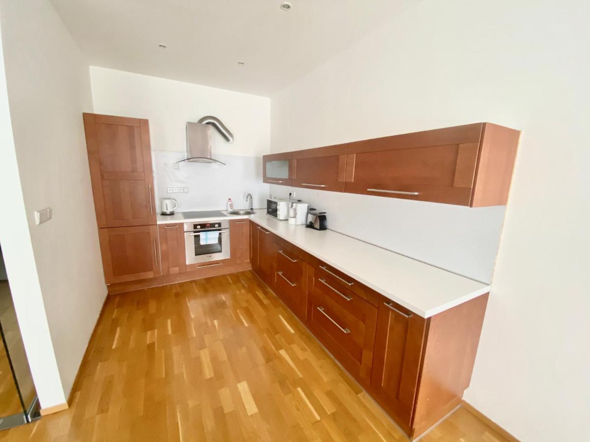 Apartment Korunni Dvur, 2 Free Parkings Praha Bagian luar foto