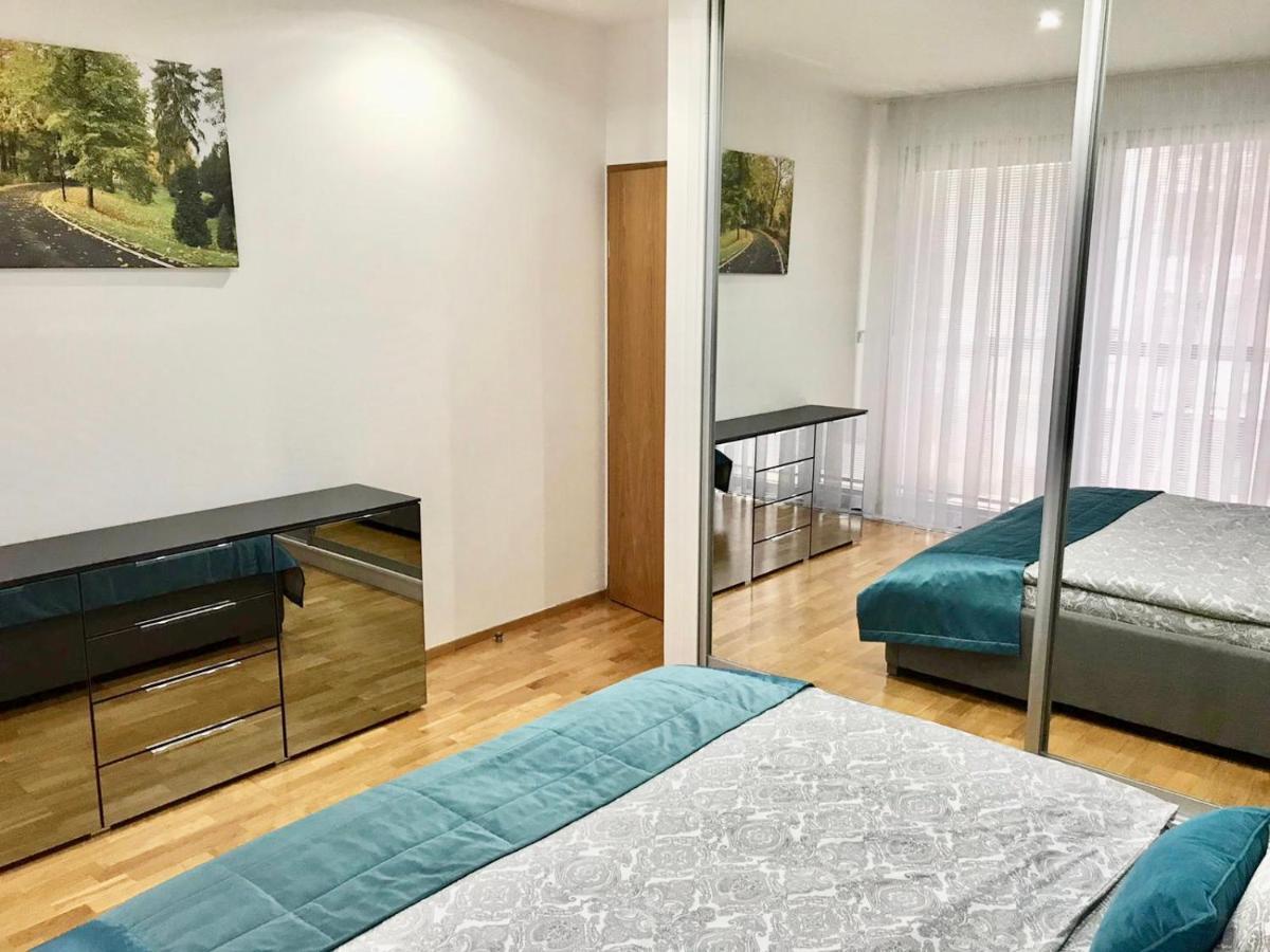 Apartment Korunni Dvur, 2 Free Parkings Praha Bagian luar foto