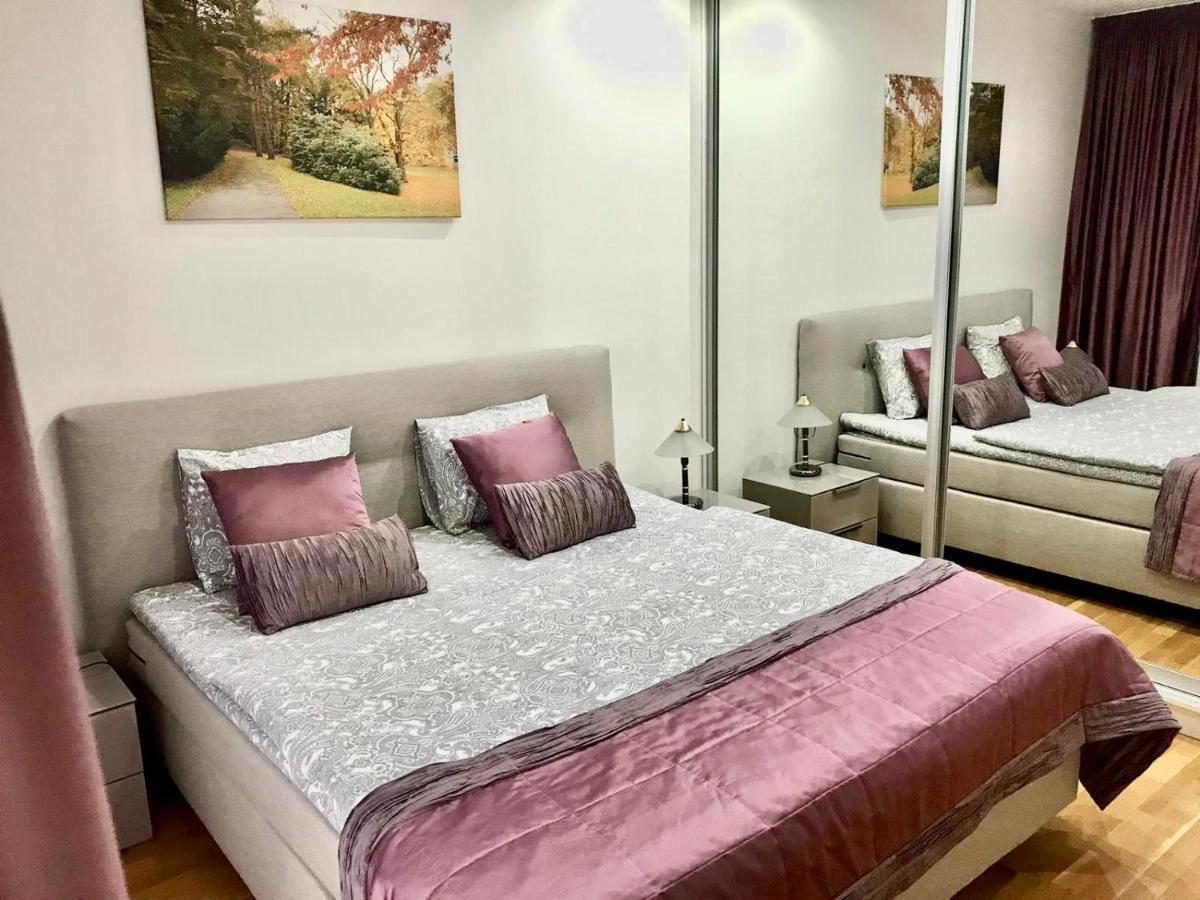 Apartment Korunni Dvur, 2 Free Parkings Praha Bagian luar foto