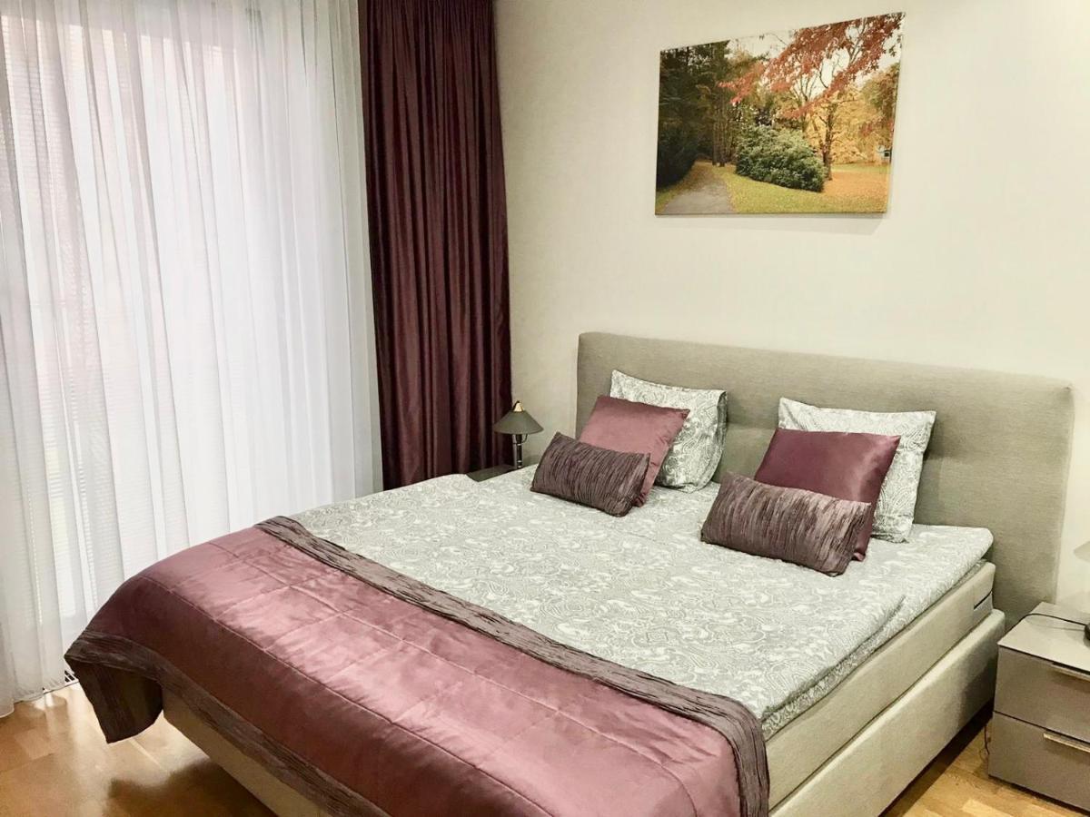 Apartment Korunni Dvur, 2 Free Parkings Praha Bagian luar foto